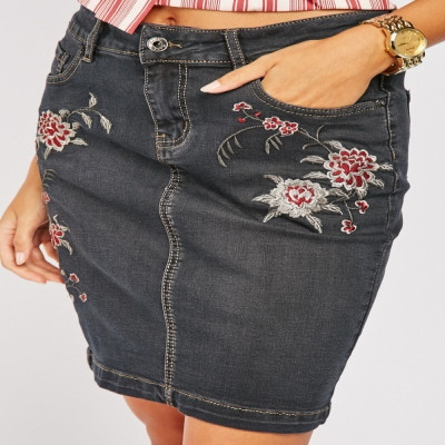 EMBROIDERED FLOWER DENIM SKIRT